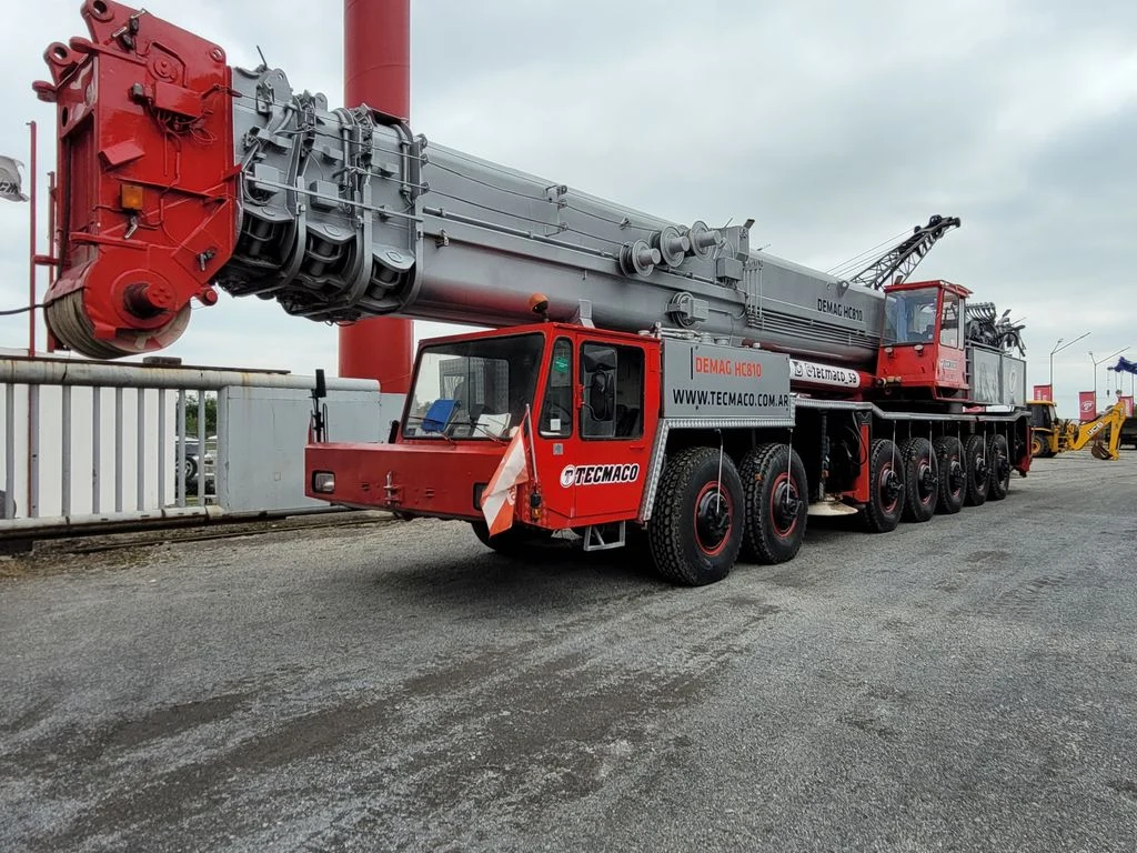 Grúa AT DEMAG HC 810 300 toneladas usada Argentina